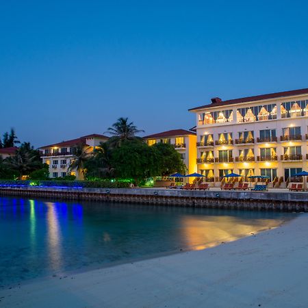 Hulhule Island Hotel Мале Екстериор снимка
