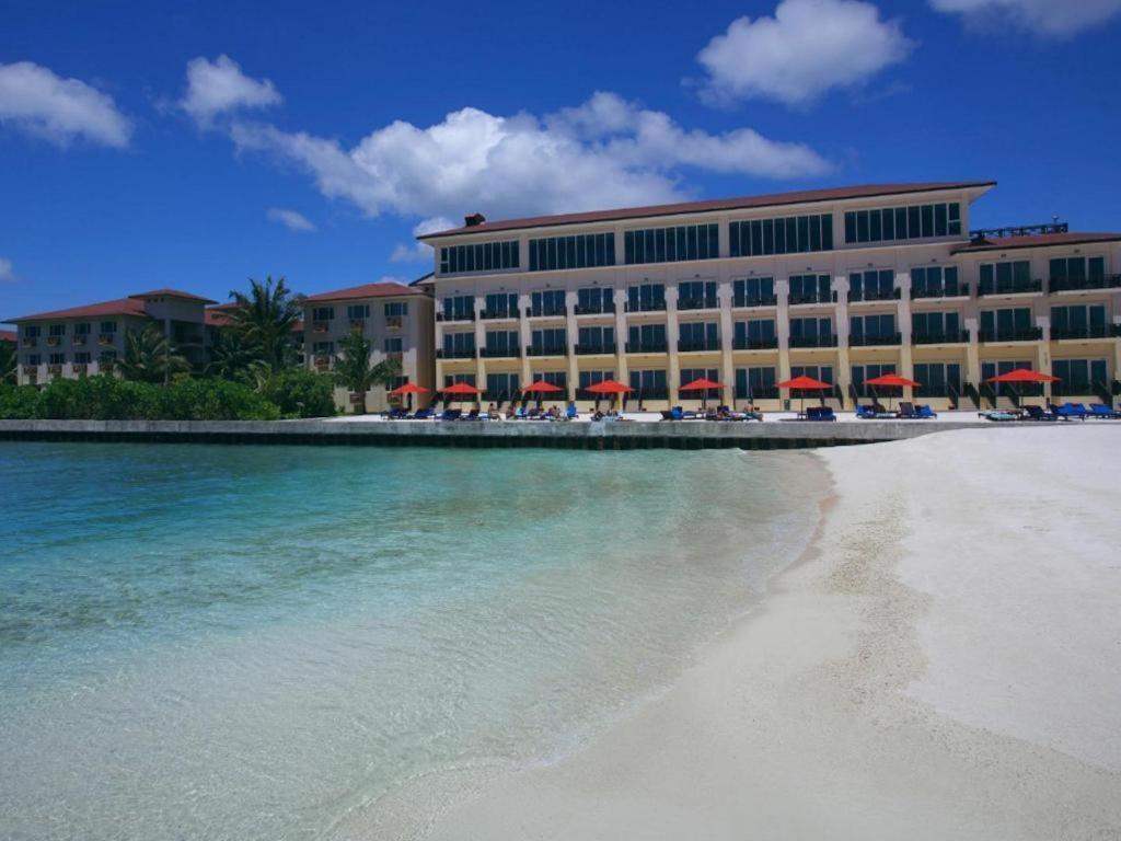 Hulhule Island Hotel Мале Екстериор снимка