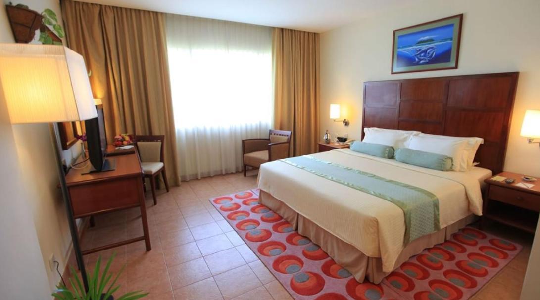 Hulhule Island Hotel Мале Екстериор снимка
