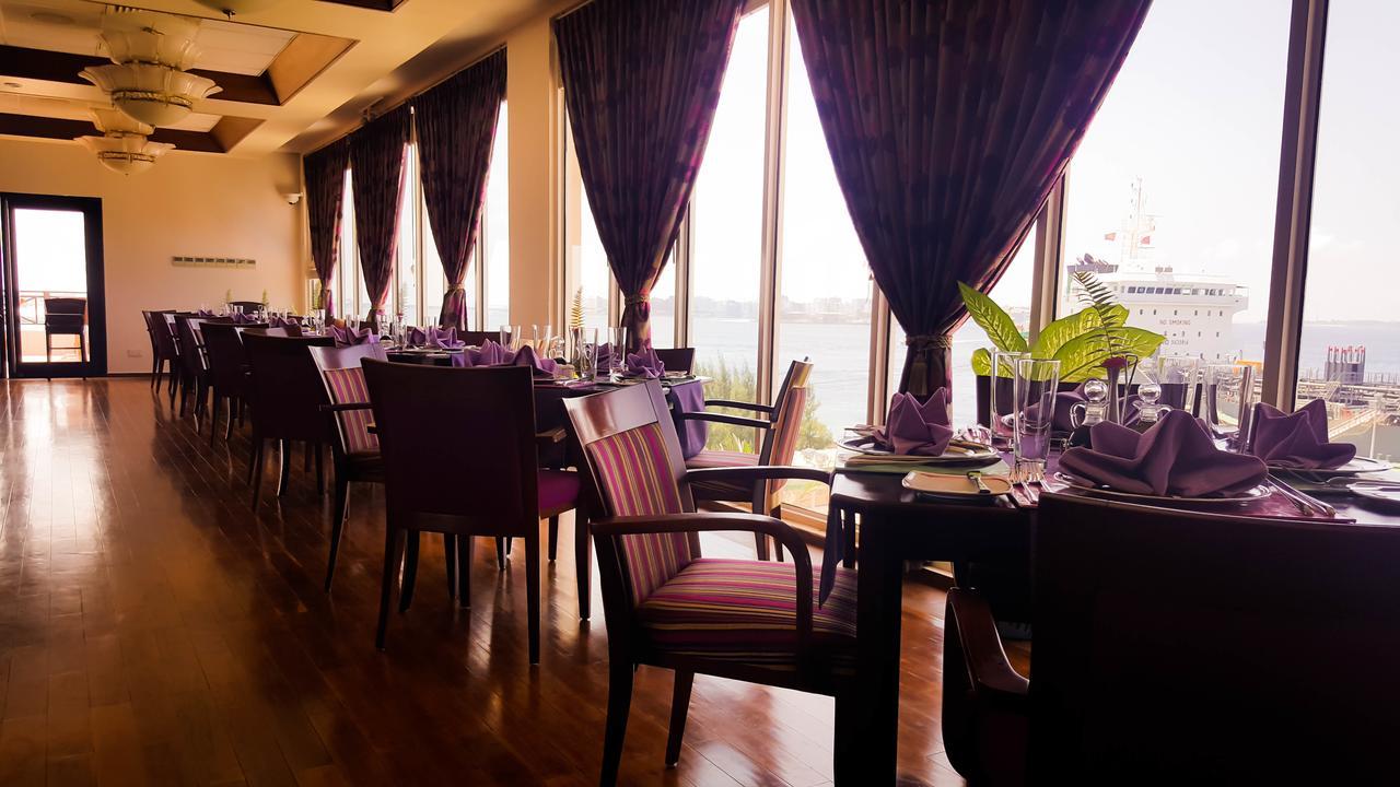 Hulhule Island Hotel Мале Екстериор снимка