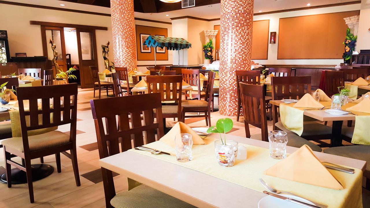 Hulhule Island Hotel Мале Екстериор снимка