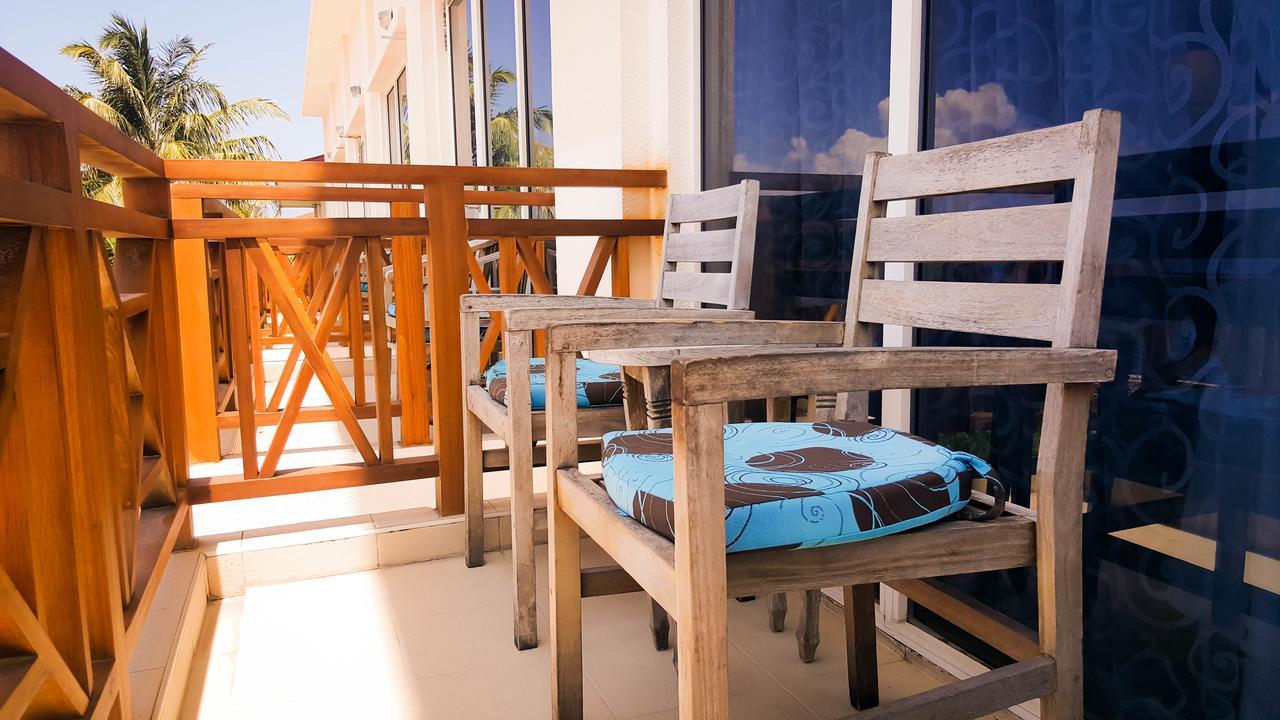 Hulhule Island Hotel Мале Екстериор снимка