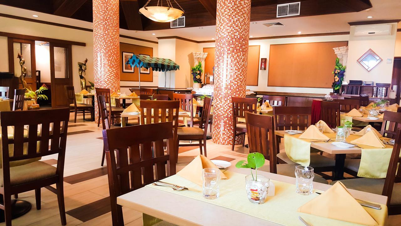 Hulhule Island Hotel Мале Екстериор снимка