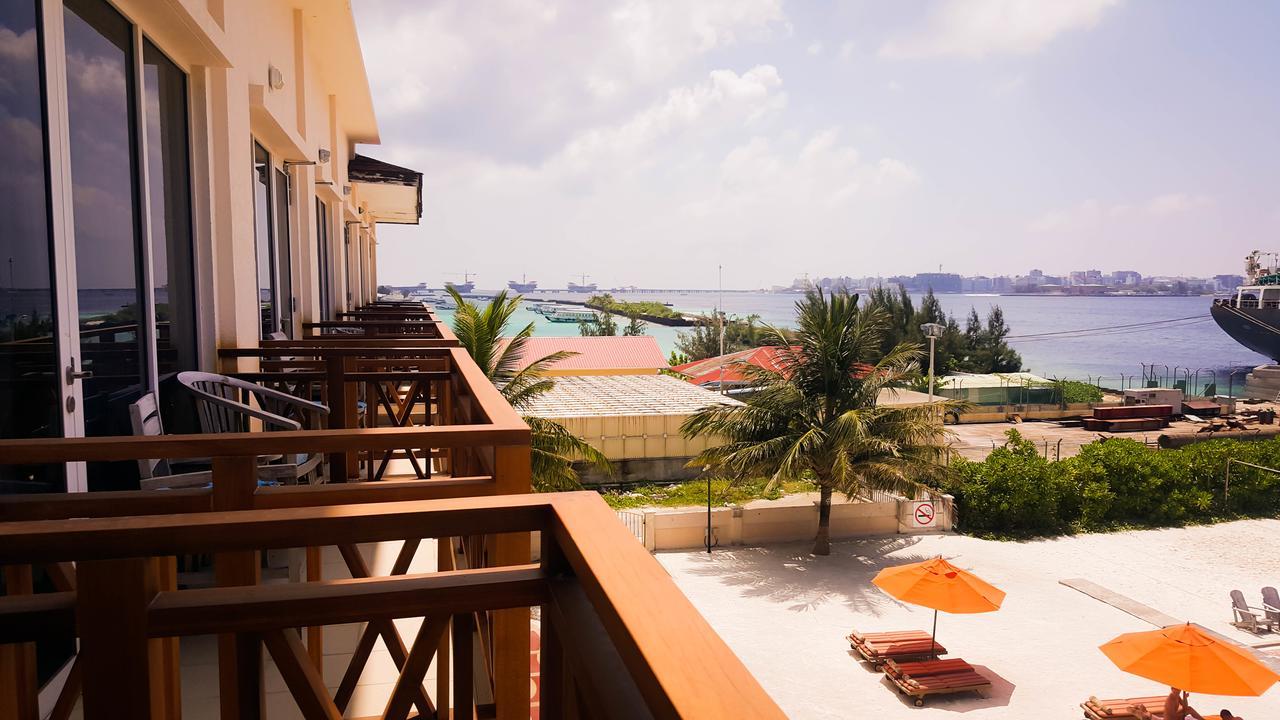 Hulhule Island Hotel Мале Екстериор снимка
