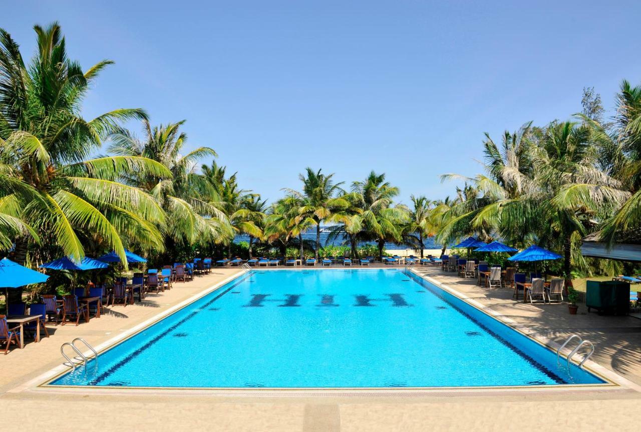 Hulhule Island Hotel Мале Екстериор снимка