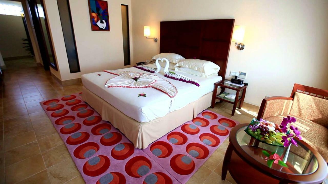 Hulhule Island Hotel Мале Екстериор снимка